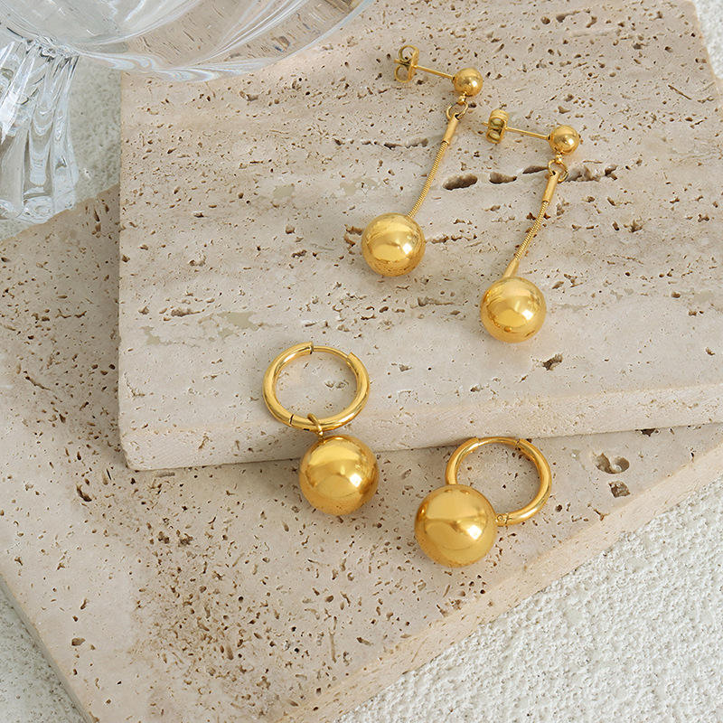Radiant Round 18k Gold Jewelry Ensemble set