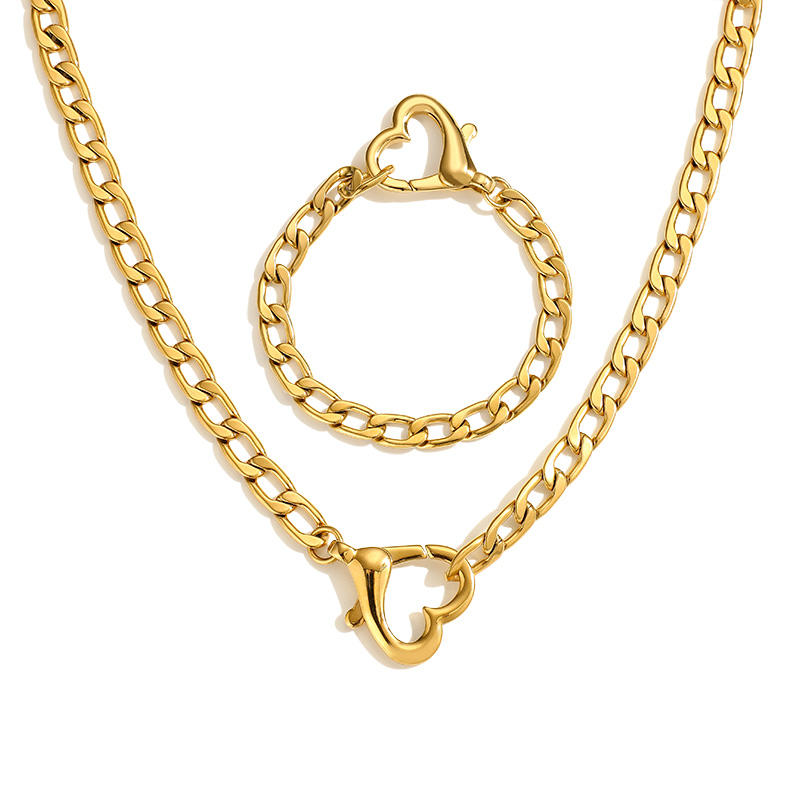 Front Heart Hook 18k Gold Necklace