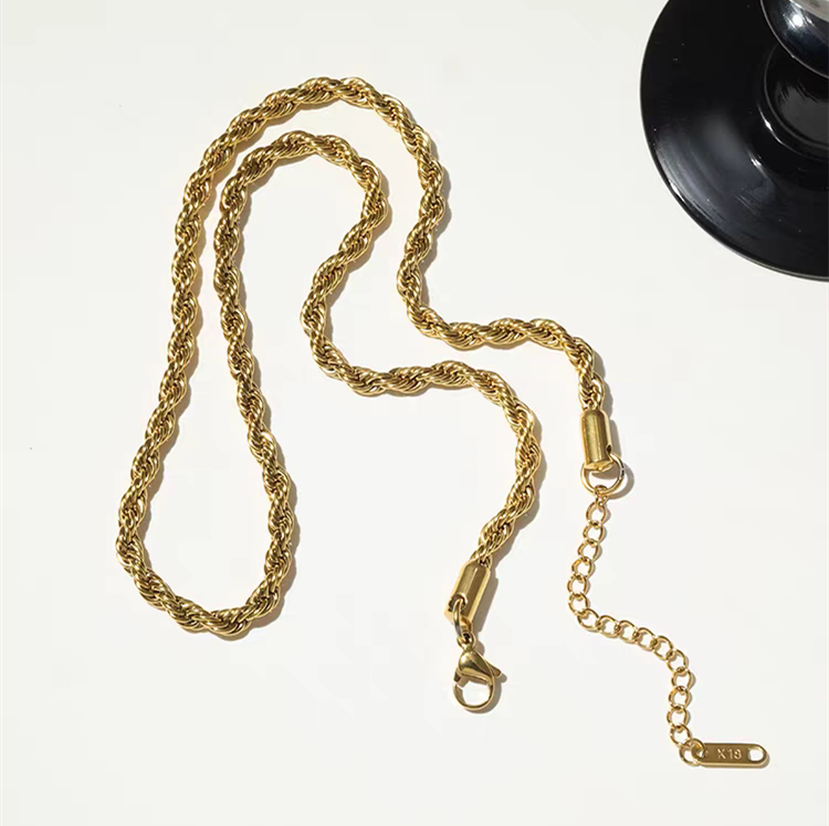 Twisted 18k Gold Signature Necklace