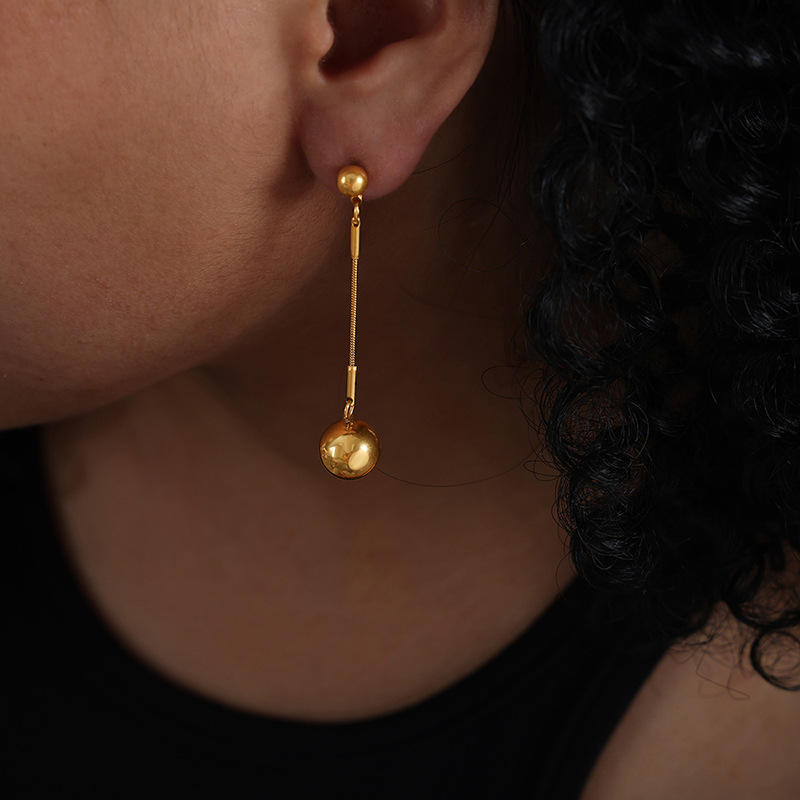 Radiant Round 18k Gold Jewelry Ensemble set